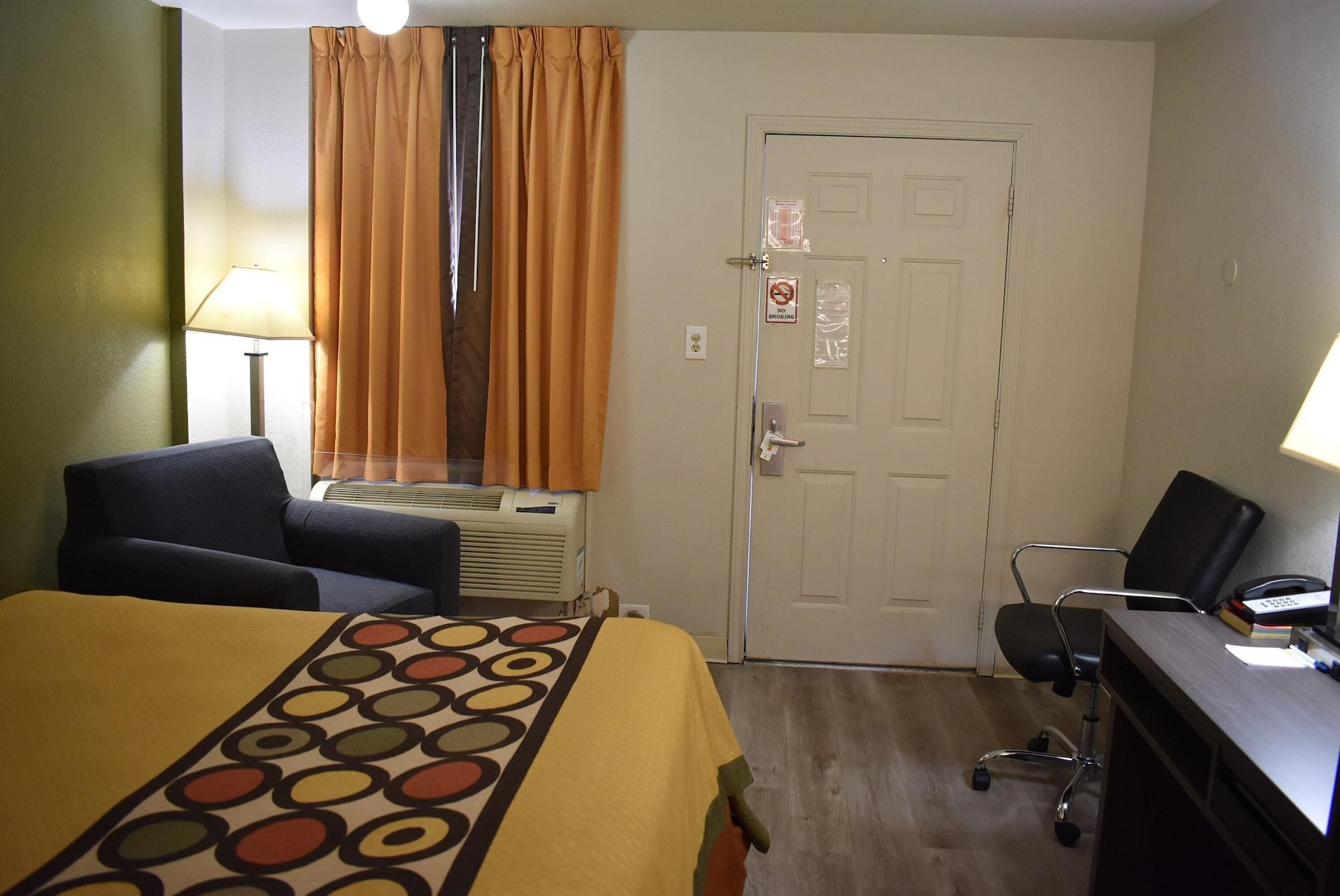 Super 8 By Wyndham Fredericksburg Hotel Екстериор снимка