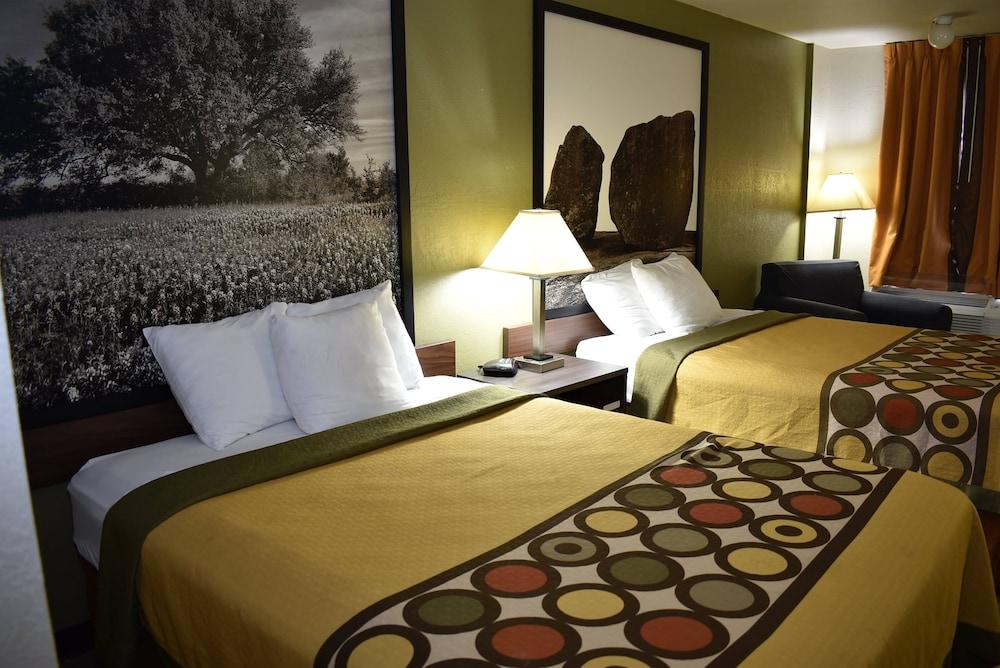 Super 8 By Wyndham Fredericksburg Hotel Екстериор снимка
