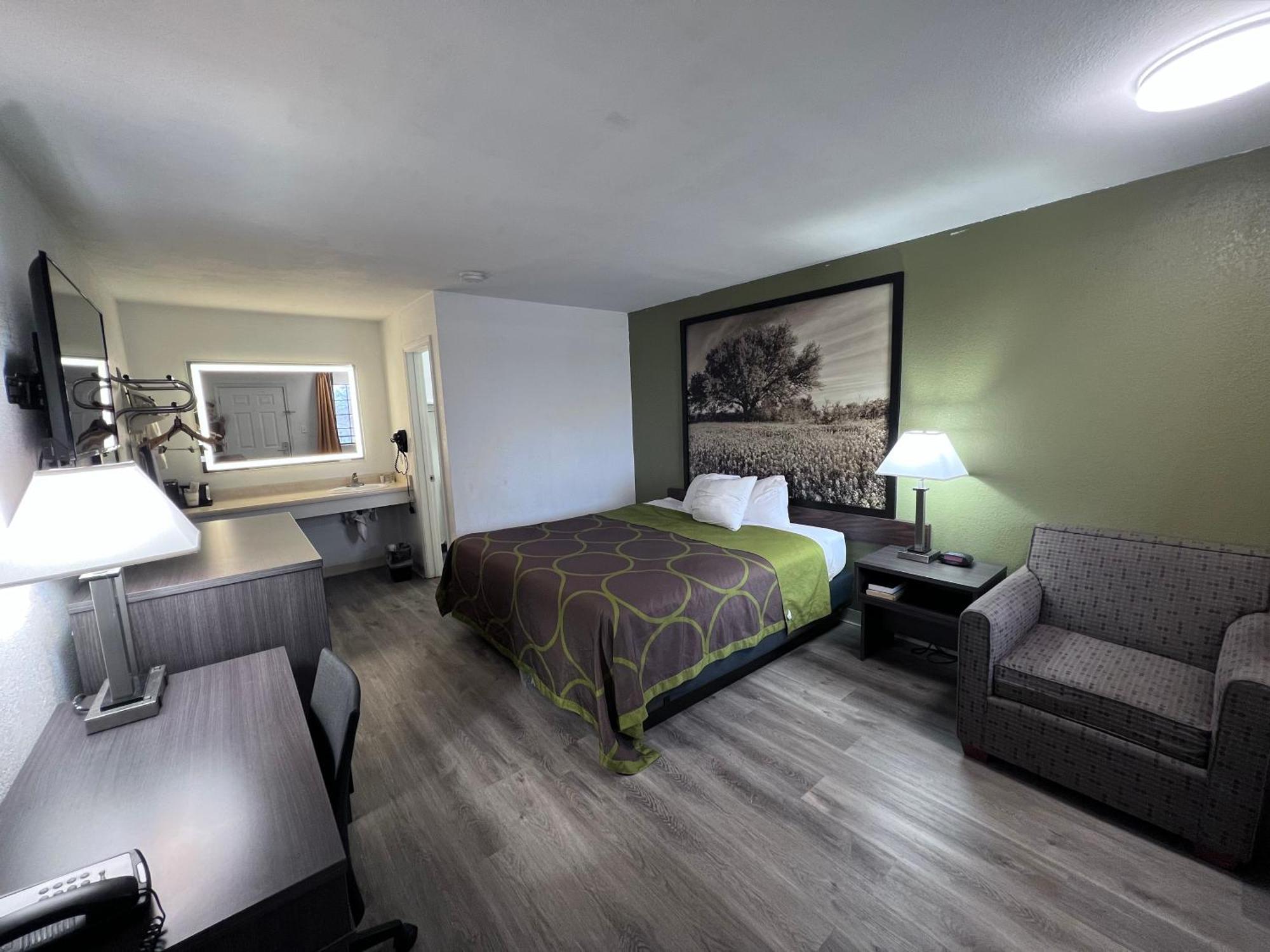Super 8 By Wyndham Fredericksburg Hotel Екстериор снимка