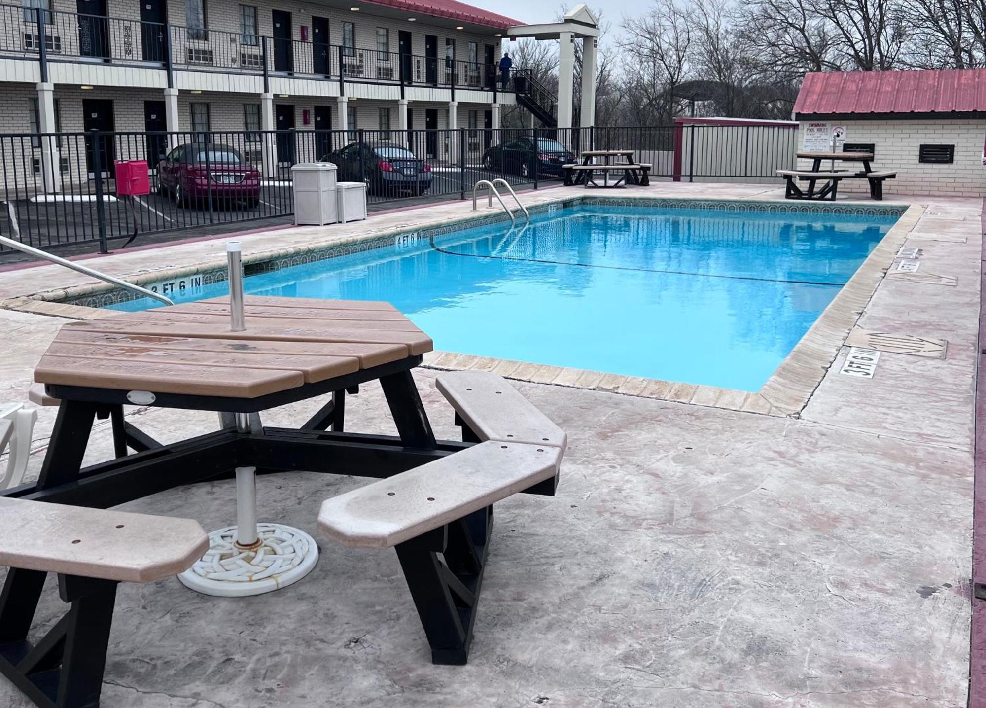Super 8 By Wyndham Fredericksburg Hotel Екстериор снимка