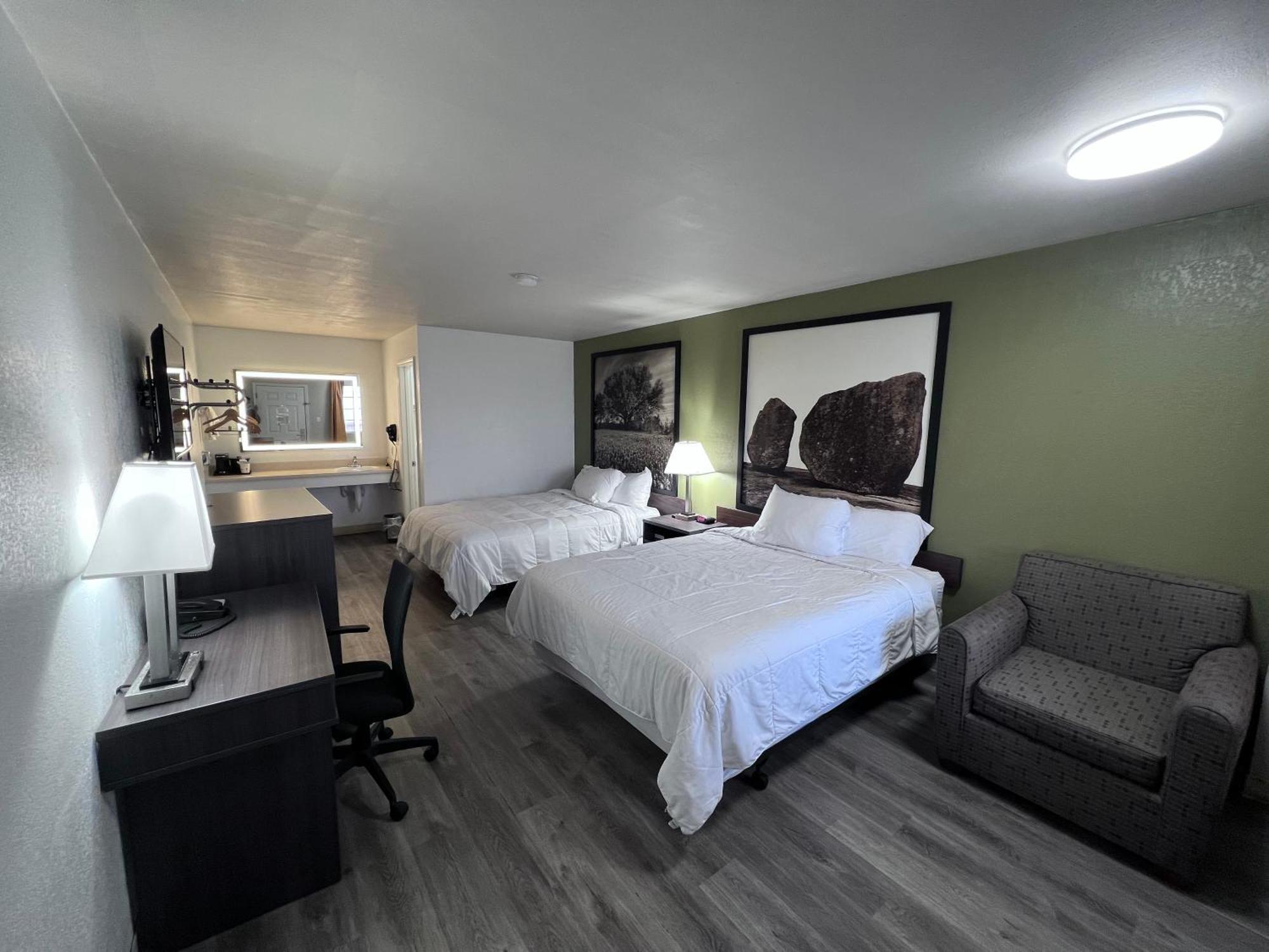 Super 8 By Wyndham Fredericksburg Hotel Екстериор снимка